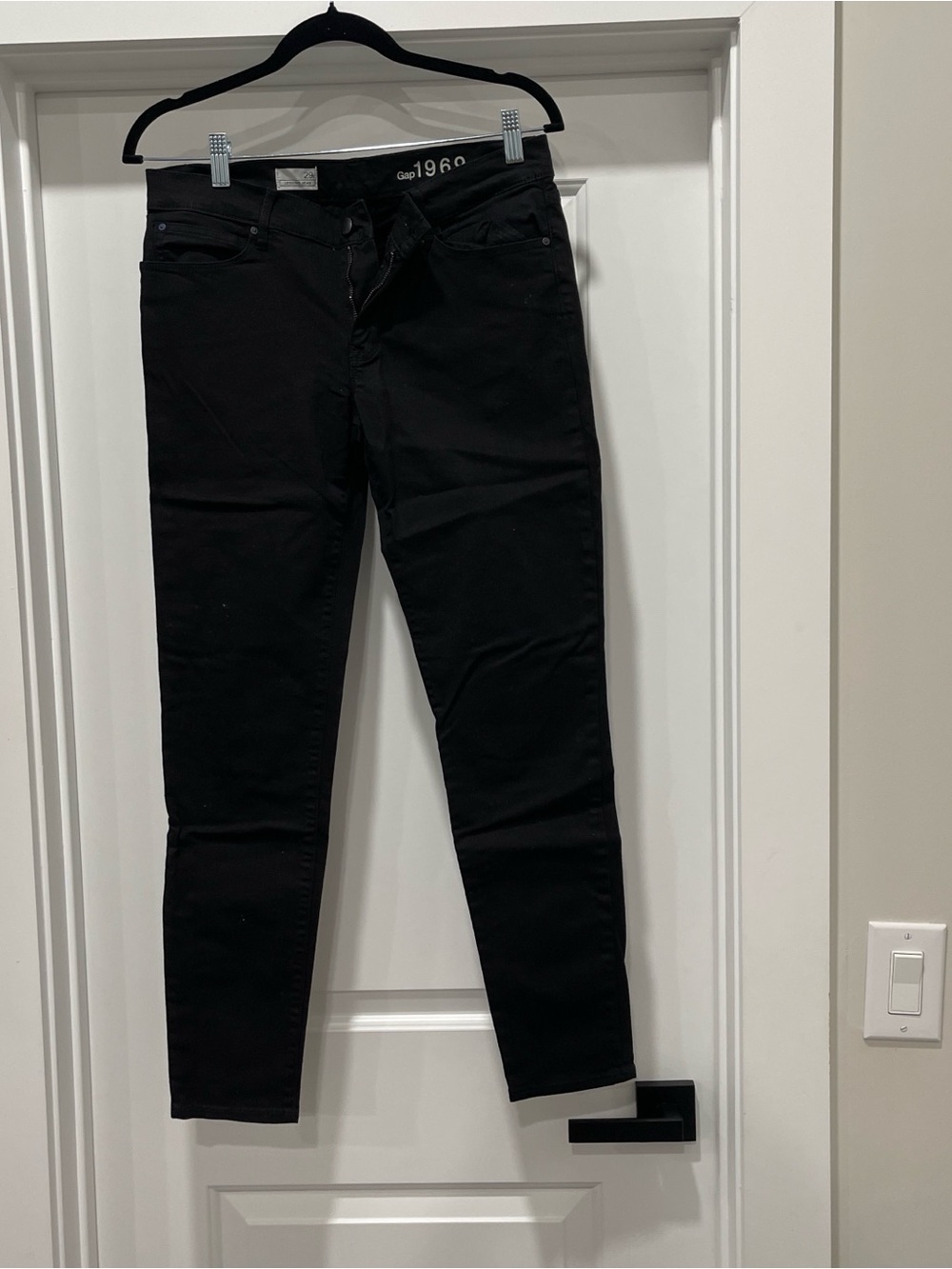 GAP Black Women’s Skinny Jeans